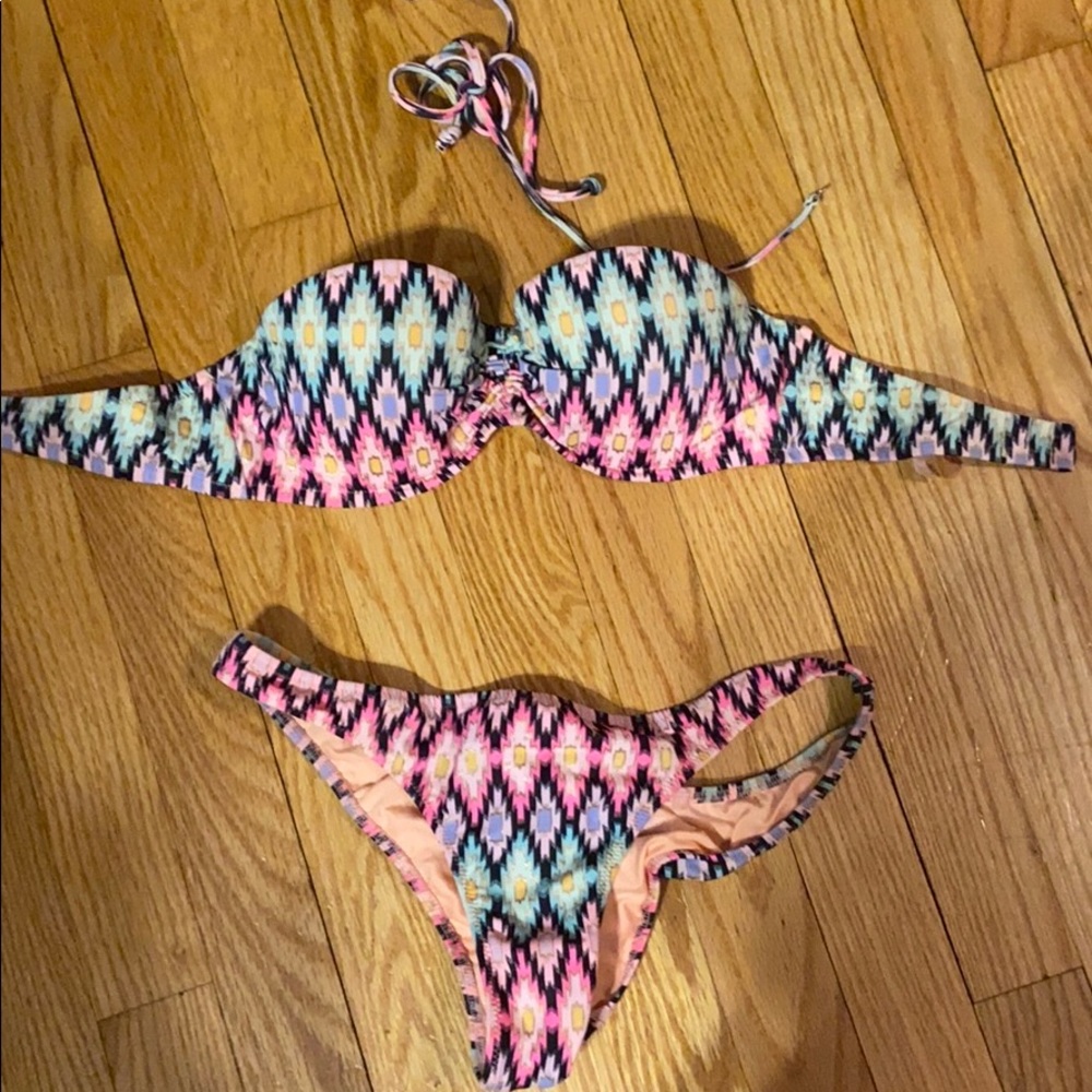 Victoria’s Secret bikini